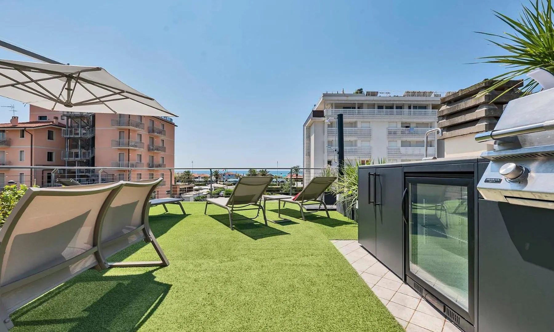 Дом отдыха Villa Whit Terreace Sea View Камайоре Италия